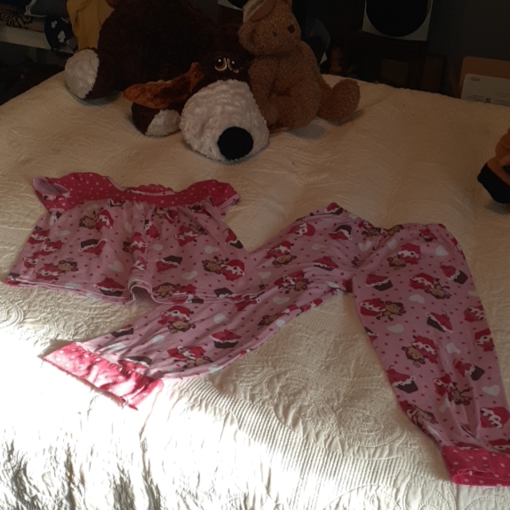 4 for $20  closet  clear out Girls 7/8 pj